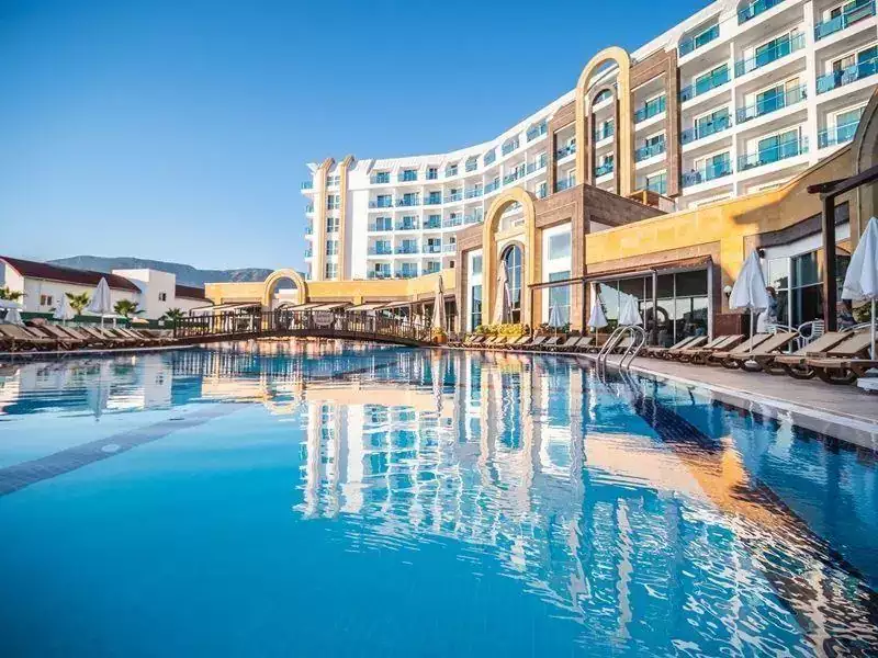 The Lumos Deluxe Resort Hotel & Spa