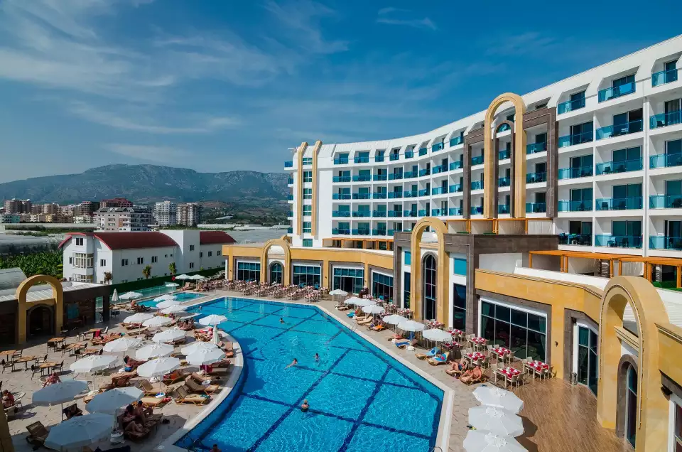 THE LUMOS DELUXE RESORT HOTEL & SPA