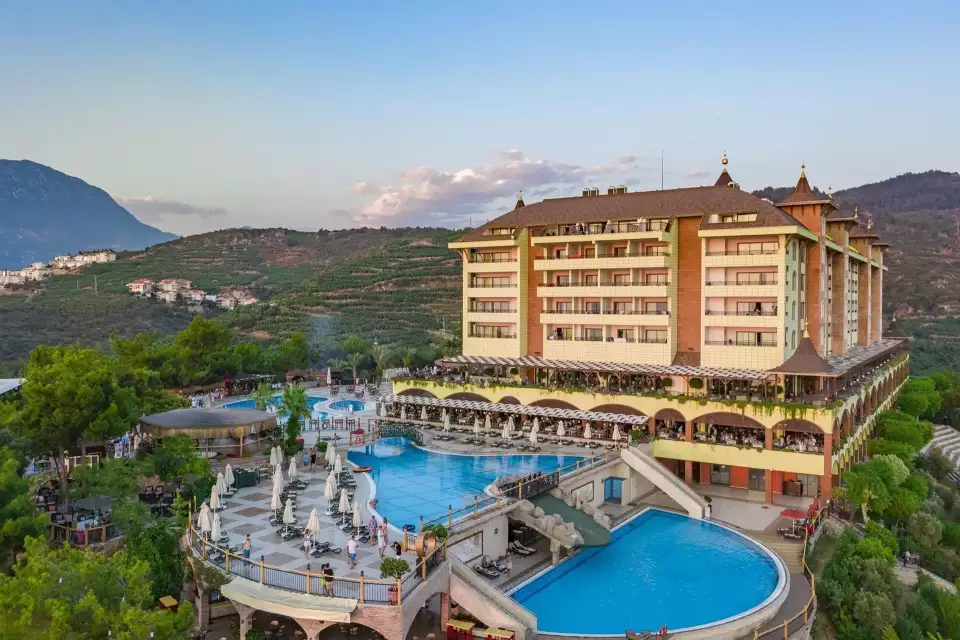 Utopia World Hotel