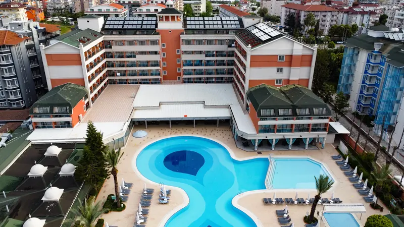 Insula Resort