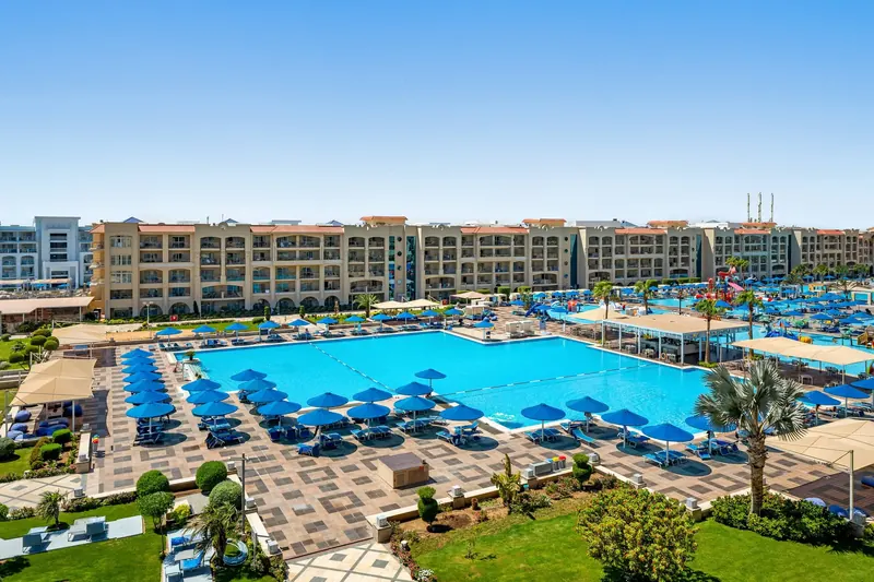 Pickalbatros White Beach Resort