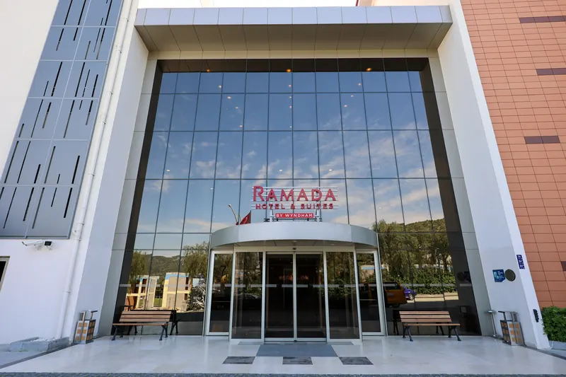 Ramada Hotel & Suites by Wyndham, Kusadasi: zdjęcie 10 z 10