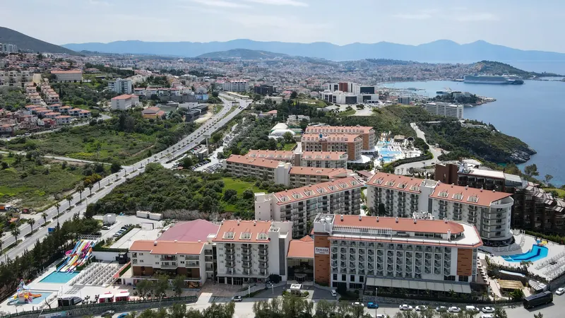 Ramada Hotel & Suites by Wyndham, Kusadasi: zdjęcie 4 z 10