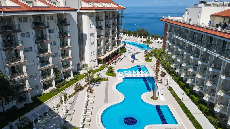 Ramada Hotel & Suites by Wyndham, Kusadasi: zdjęcie 6 z 10
