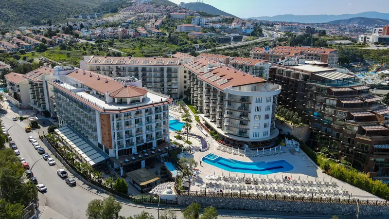 Ramada Hotel & Suites by Wyndham, Kusadasi: zdjęcie 9 z 10