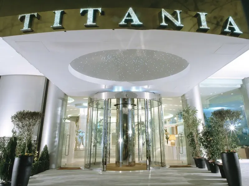 Titania, Ateny: zdjęcie 2 z 10