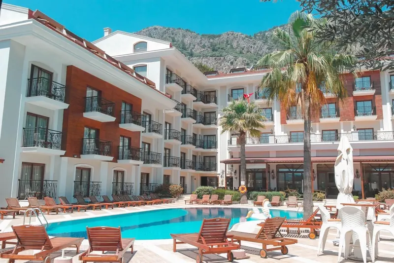 Meril Club Hotel & Spa