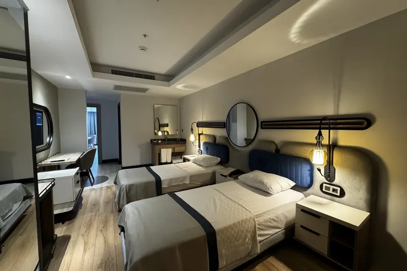 Armella Hill, Side: zdjęcie 10 z 10