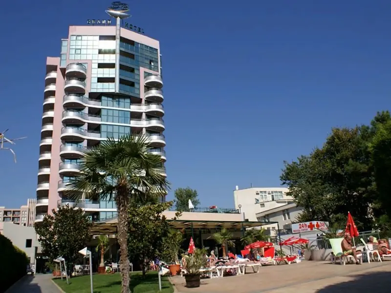 Grand Hotel