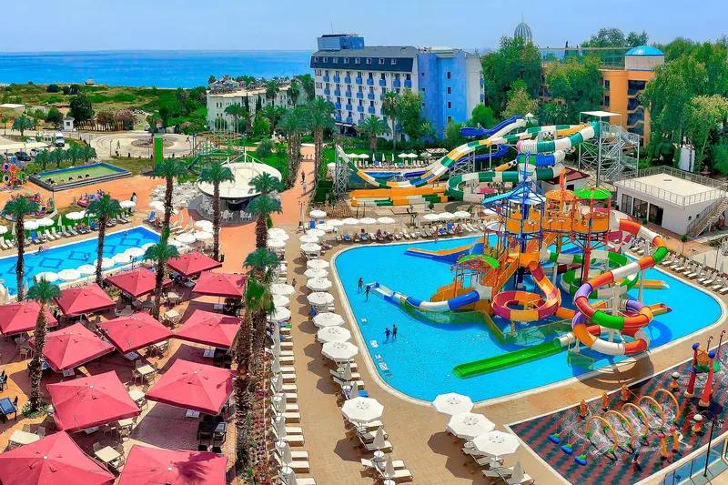 Club Aqua Plaza