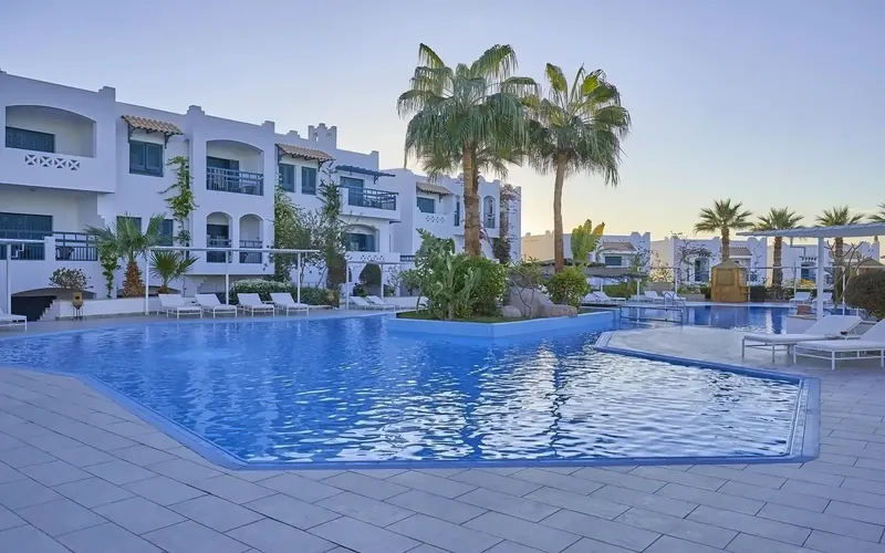 Jaz Neo Naama Bay