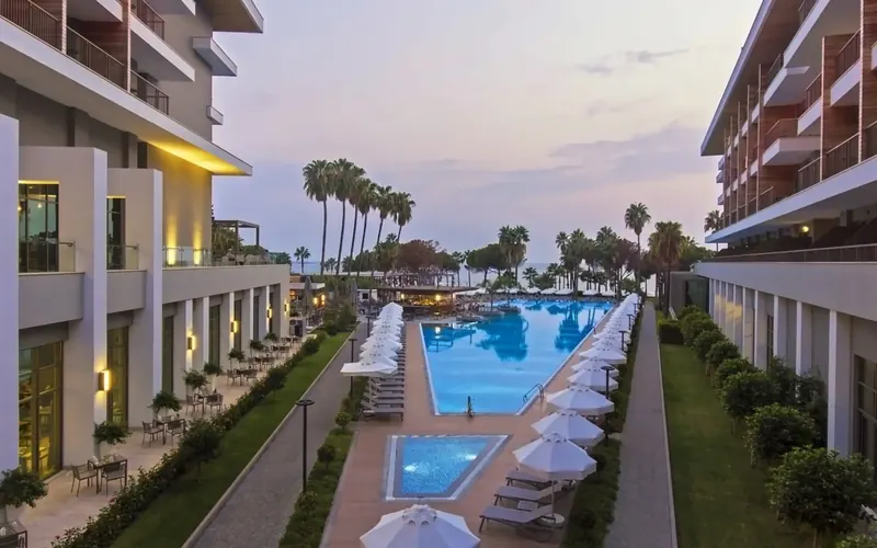 Acanthus & Cennet Barut Collection, Side: zdjęcie 4 z 10