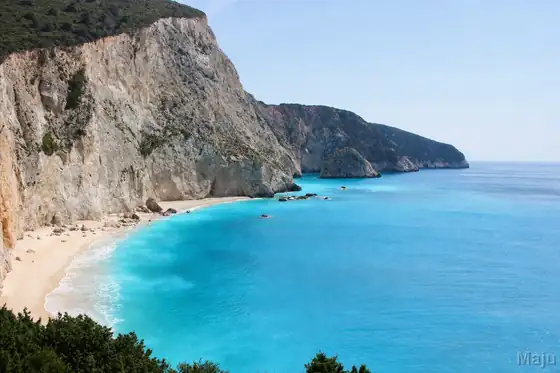 Plaża Porto Katsiki w Athani: biały klif, piaszczysty brzeg i turkusowe morze