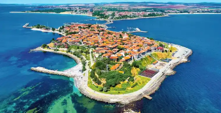Stare miasto na półwyspie nad Morzem Czarnym, Bułgaria