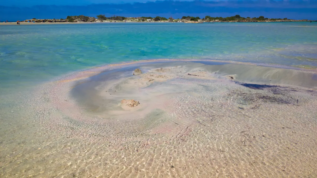 Różowy piasek i płytka laguna Elafonisi, Kreta