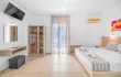 HAPPY DAYS STUDIOS/20