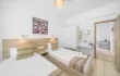 HAPPY DAYS STUDIOS/13